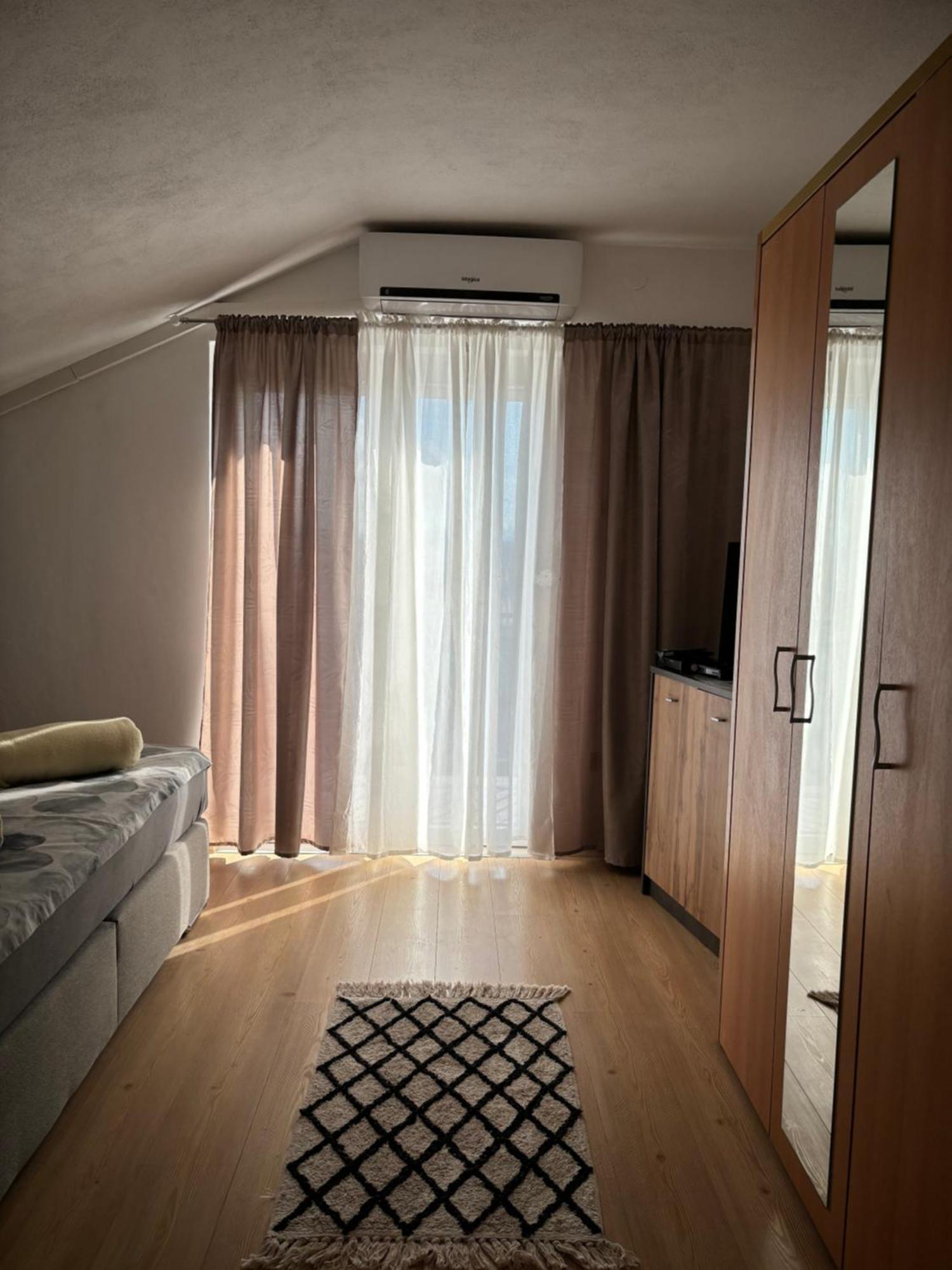 Apartments Kralj Zvonimir Jadranovo Buitenkant foto