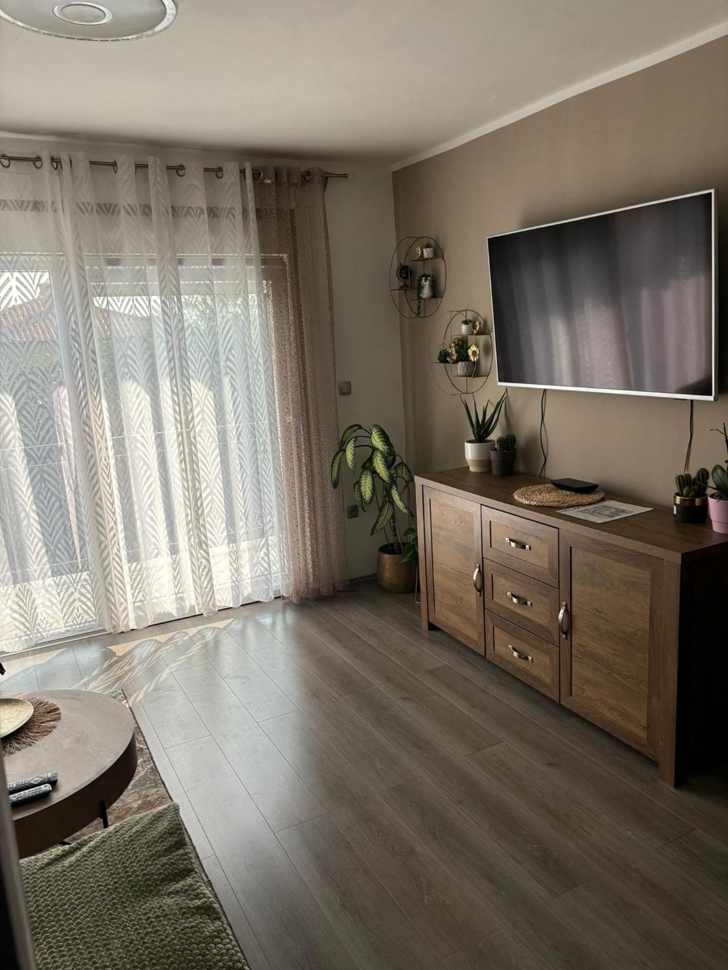 Apartments Kralj Zvonimir Jadranovo Buitenkant foto